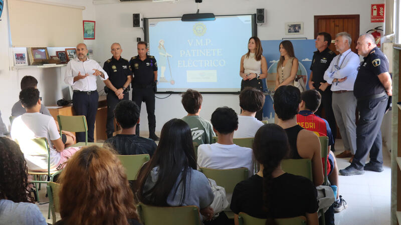 Benidorm enfoca la formación en el Parque Infantil de Tráfico a los alumnos de ESO en el uso de los Vehículos de Movilidad Personal 