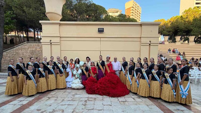 Naihara López de las Huertas, nueva Reina Infantil de la Casa de Andalucía de Benidorm