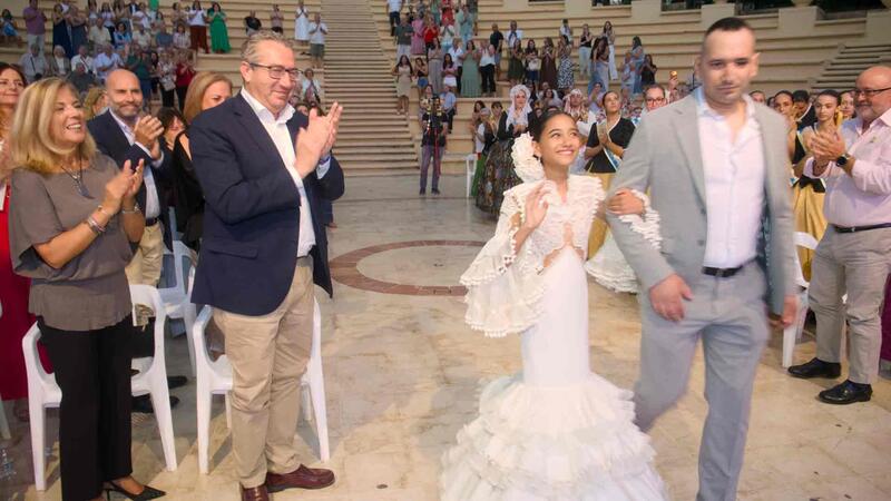 Naihara López de las Huertas, nueva Reina Infantil de la Casa de Andalucía de Benidorm
