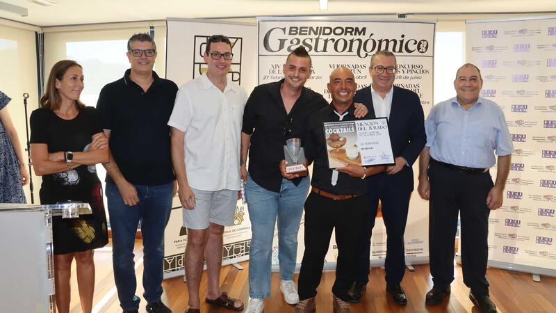 Camarote Club con ‘Puig d’Amaltea’ se alza con el premio del ‘V Concurso de Cocktails’ de Benidorm