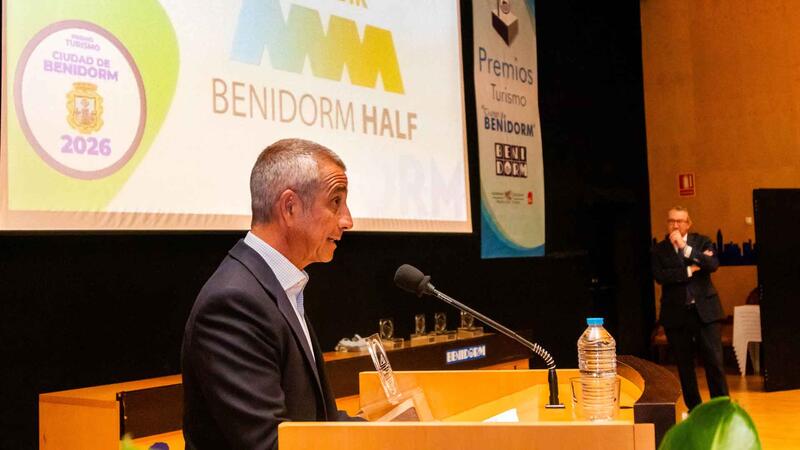 Benidorm premia a la Benidorm Half, McDonald’s Espanya, Ale-Hop, Autocars Grup Benidorm i Antonia Aguilar per la seua contribució turística