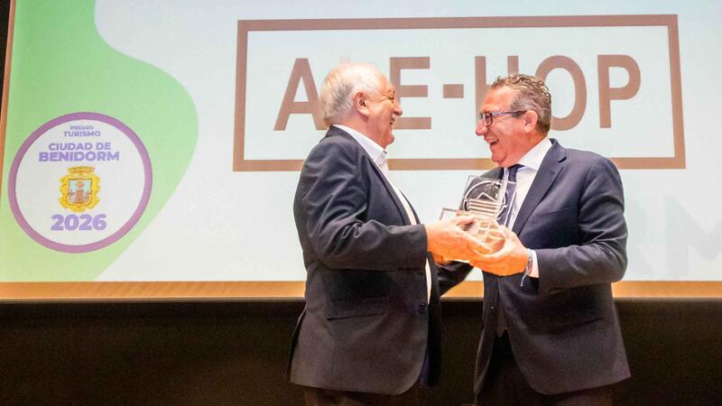 Benidorm premia a la Benidorm Half, McDonald’s Espanya, Ale-Hop, Autocars Grup Benidorm i Antonia Aguilar per la seua contribució turística