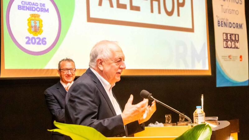 Benidorm premia a la Benidorm Half, McDonald’s Espanya, Ale-Hop, Autocars Grup Benidorm i Antonia Aguilar per la seua contribució turística