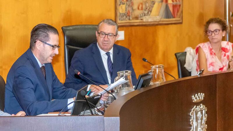 El pleno aprueba los primeros 700.000 euros para la campaña de bonos consumo y el reglamento del Albergue Juvenil y la Zona de Acampada