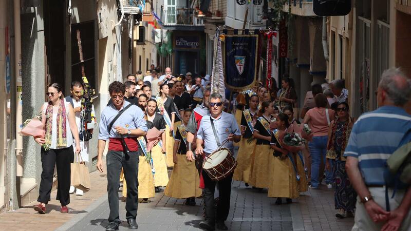 La lectura del ‘Parlament de Pau’ posa fi als enfrontaments en els festejos de Moros i Cristians de Benidorm