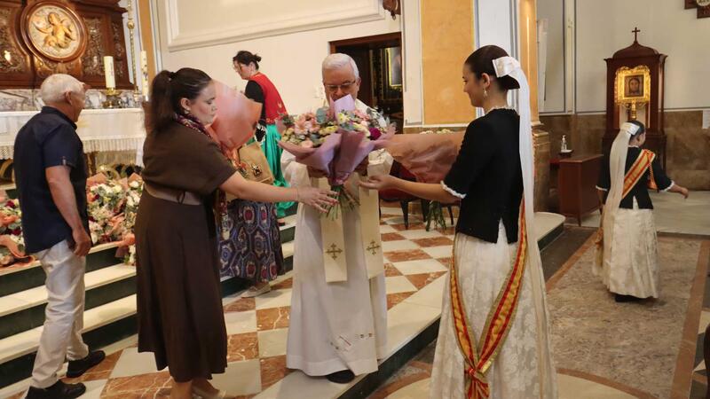 La lectura del ‘Parlament de Pau’ posa fi als enfrontaments en els festejos de Moros i Cristians de Benidorm