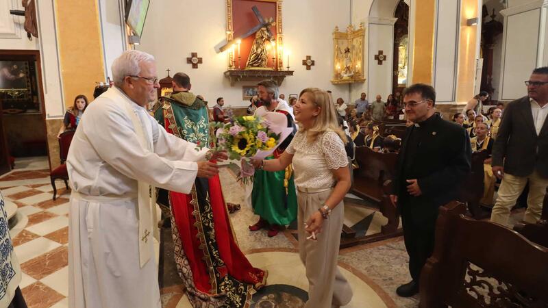 La lectura del ‘Parlament de Pau’ posa fi als enfrontaments en els festejos de Moros i Cristians de Benidorm