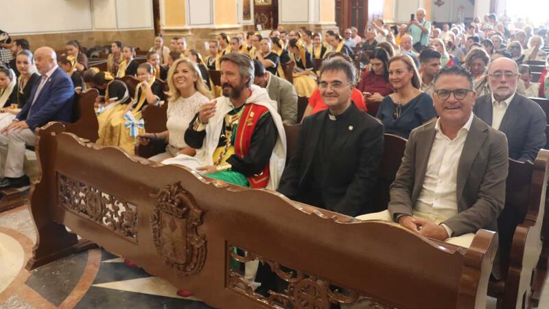La lectura del ‘Parlament de Pau’ posa fi als enfrontaments en els festejos de Moros i Cristians de Benidorm