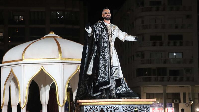 La lectura del ‘Parlament de Pau’ posa fi als enfrontaments en els festejos de Moros i Cristians de Benidorm