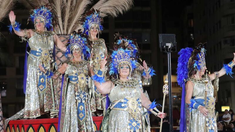 La lectura del ‘Parlament de Pau’ posa fi als enfrontaments en els festejos de Moros i Cristians de Benidorm