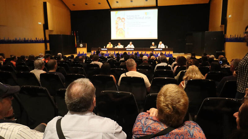Benidorm conmemora el Día de la Salud Mental con la lectura de un manifiesto y la experiencia de los afectados 