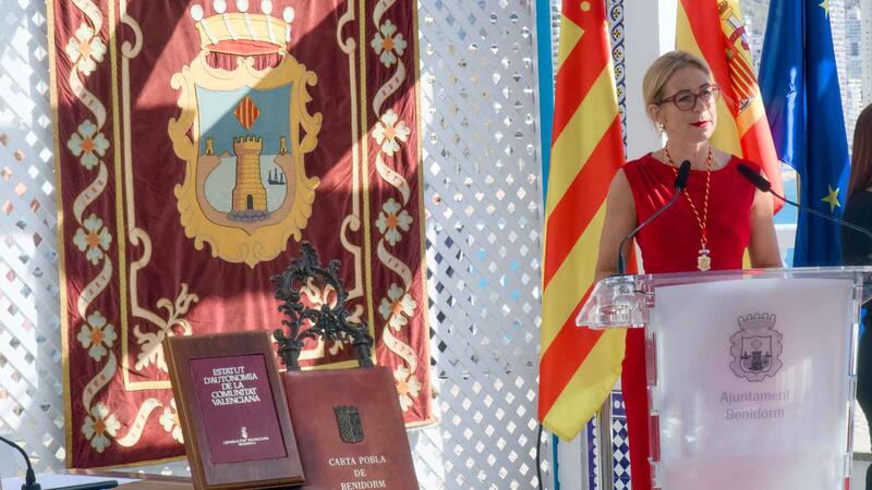 Ana Pellicer reclama una financiación «justa, suficiente y solidaria» en el discurso institucional del 9 d’Octubre 