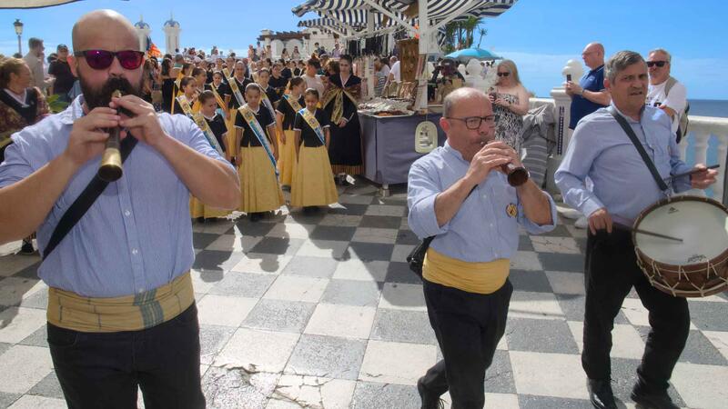 La Comissió de Festes vuelve a llenar el Parque de Elche de productos tradicionales con la Fira del 9 d’Octubre