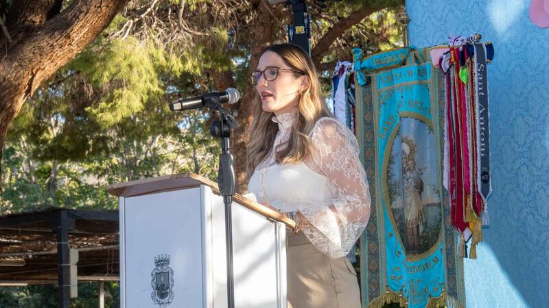 L’Horta de Benidorm celebra el día grande de las Festes del Roser con la romería, el pregón y el tradicional ‘ball del peuet’