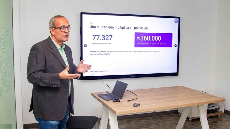 Benidorm presenta su nueva herramienta para saber cuántas personas hay en la ciudad en cada momento y gestionar mejor los recursos 