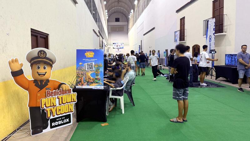 Cientos de jóvenes disfrutan del deporte y los videojuegos en el ‘Benidorm Games Event’