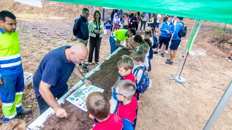 Bombas de semillas para la regeneración ambiental de la Cantera del Racó de l’Infern