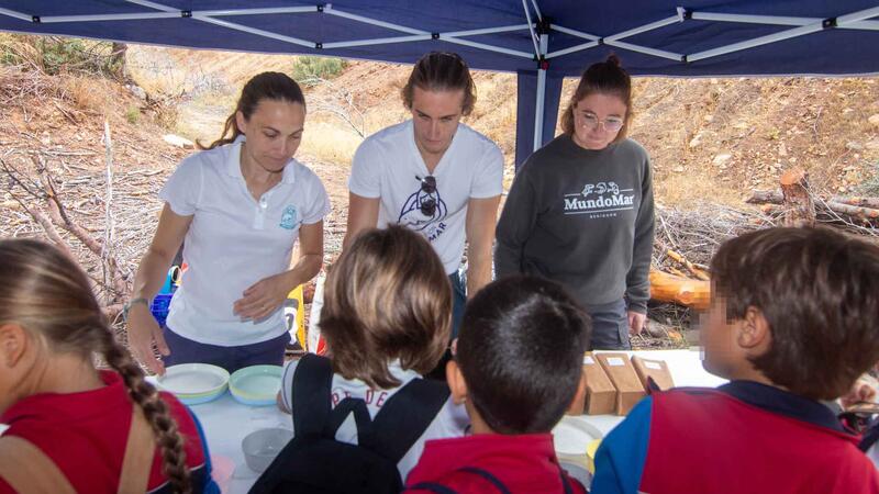 Bombas de semillas para la regeneración ambiental de la Cantera del Racó de l’Infern