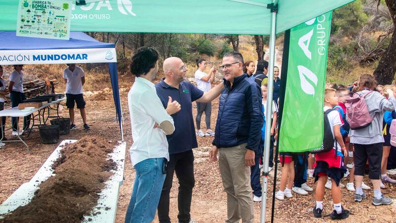 Bombas de semillas para la regeneración ambiental de la Cantera del Racó de l’Infern