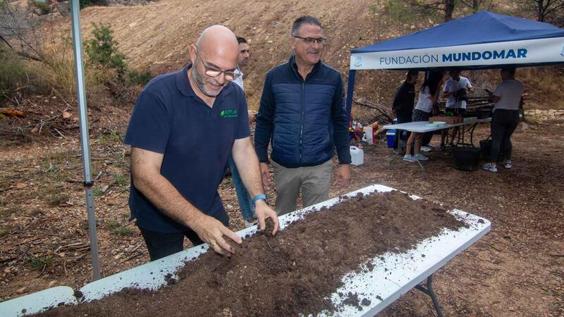 Bombas de semillas para la regeneración ambiental de la Cantera del Racó de l’Infern