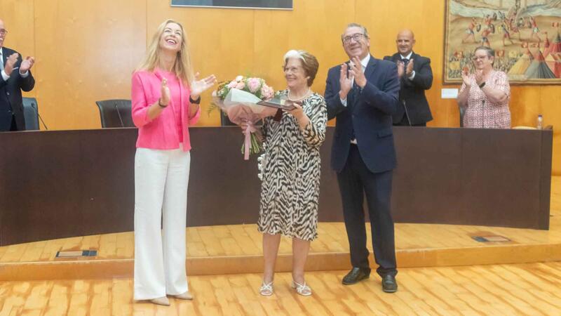 Benidorm concede a Úrsula Llinares Martínez el reconocimiento de Vecina Ejemplar por su entrega y compromiso con los demás 