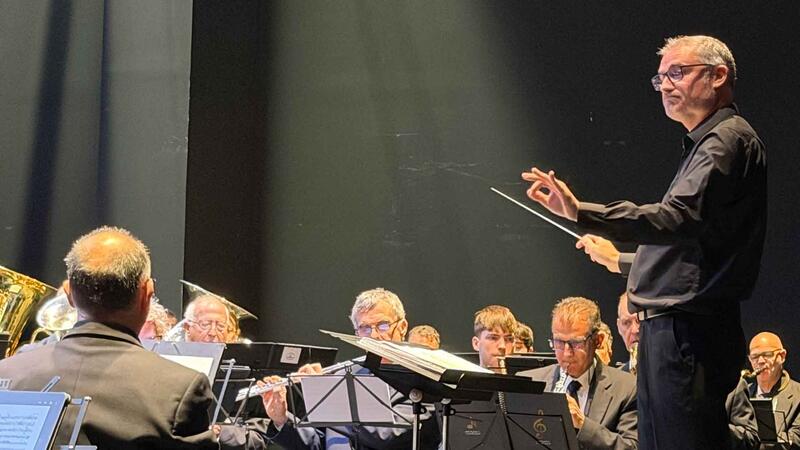 La SM l’Illa de Benidorm ofrece un emotivo ‘Concert de Festes’ en la Setmana Cultural de las FMP 2026