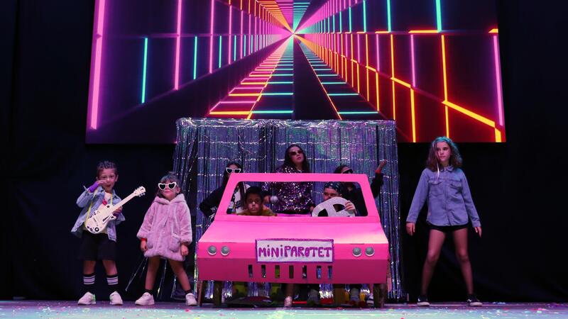 Las peñas L’Animalà, El Parotet y Malfaeners, ganadoras del Concurso de Playbacks Adulto e Infantil