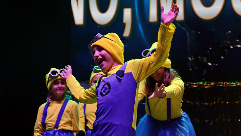Las peñas L’Animalà, El Parotet y Malfaeners, ganadoras del Concurso de Playbacks Adulto e Infantil