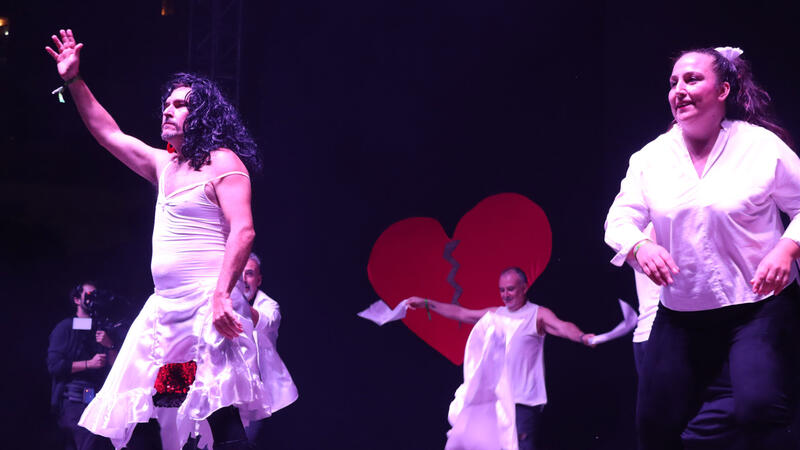 Las peñas L’Animalà, El Parotet y Malfaeners, ganadoras del Concurso de Playbacks Adulto e Infantil