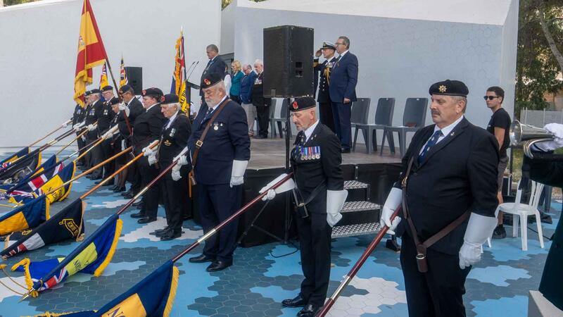 Benidorm acompaña a la Royal British Legion en su homenaje anual del ‘Poppy Appeal’  
