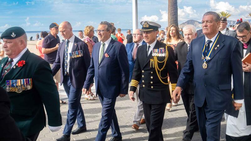 Benidorm acompaña a la Royal British Legion en su homenaje anual del ‘Poppy Appeal’  