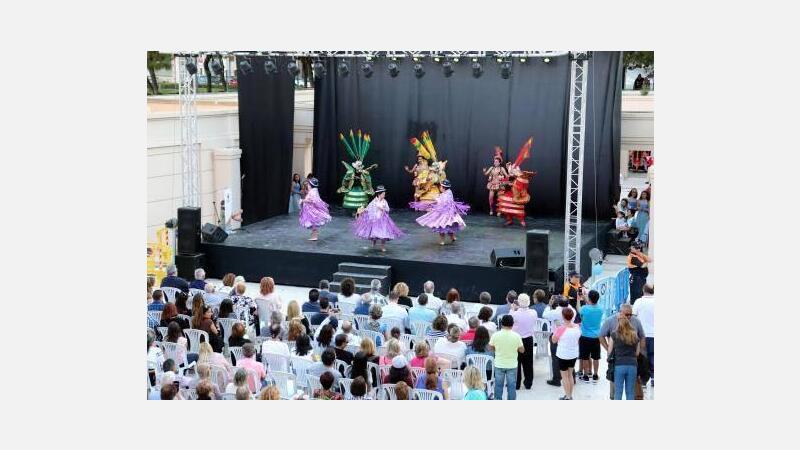 El Consejo Vecinal de Benidorm homenajea a la docente Dorina Apostol en el VII ‘Día de las Nacionalidades’