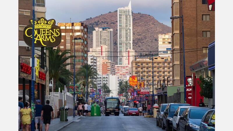 Calle Gerona día