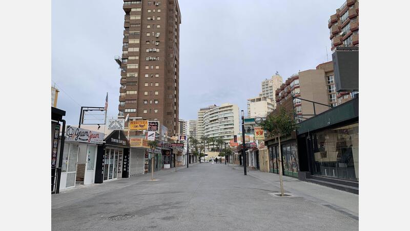 Calle Gerona tramo peatonal sentido calle Esperanto