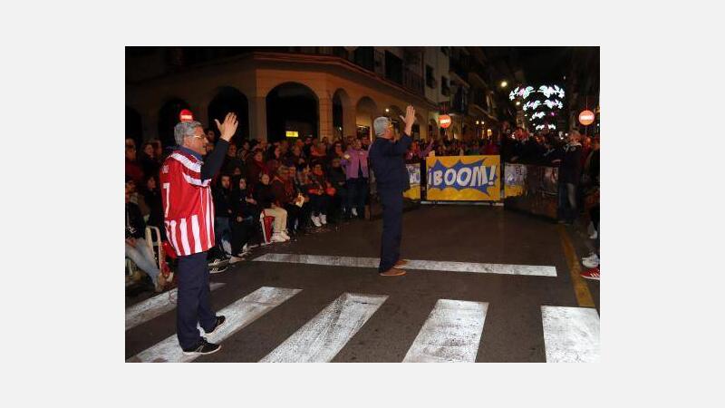 La penya Bavallons se adjudica el primer premio del Desfile del Humor con
