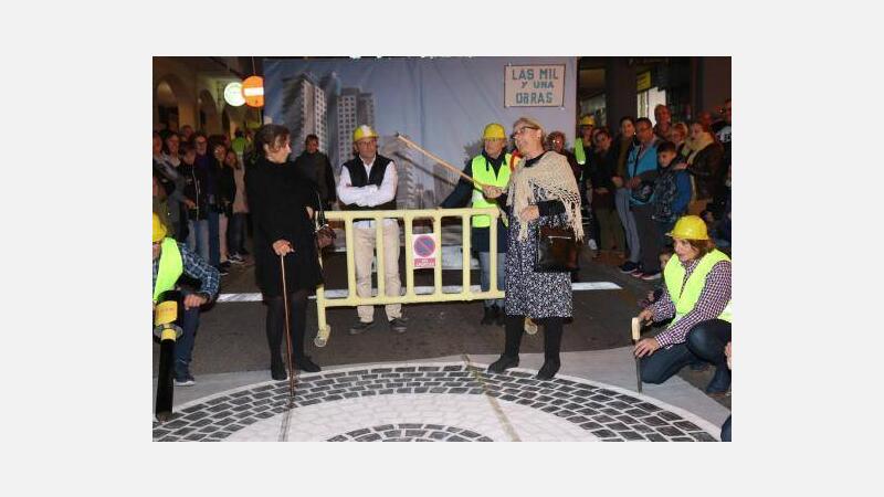 La penya Bavallons se adjudica el primer premio del Desfile del Humor con