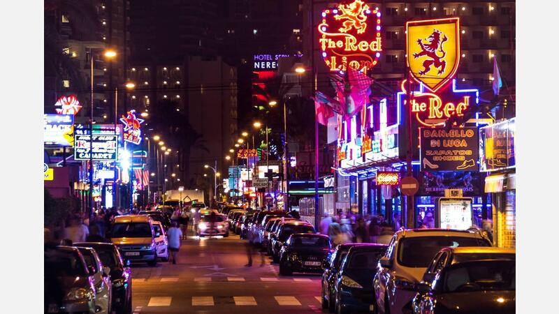Calle Gerona noche