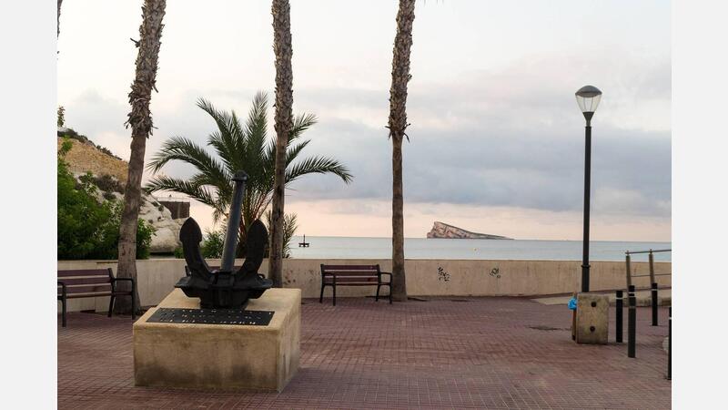 Plaza Marinos y Almadraberos de Benidorm