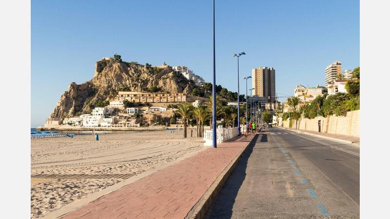 Avenida Vicente Llorca Alós. La Cala