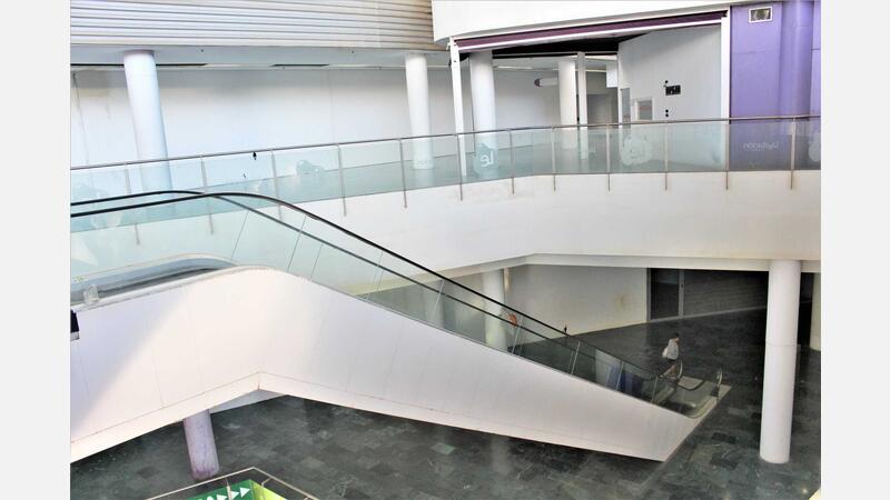 Estación autobuses. Escalera mecánica interior