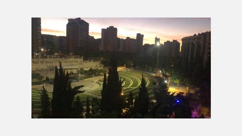 Ciudadanos pide más vigilancia en el parque de l’Aigüera y reabrir sus puertas en su horario establecido para permitir el cruce peatonal