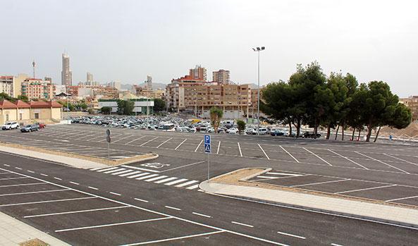 Benidorm cerrará el lunes el parking inferior de Foietes y habilitará el superior para las labores de pintado del mercadillo