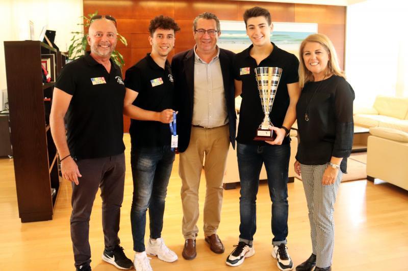 El alcalde Toni Pérez recibe a los subcampeones de la IX Coupe des Champions de Pilota El alcalde Toni Pérez recibe a los subcampeones de la IX Coupe des Champions de Pilota