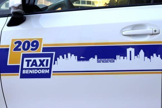 Los taxis de Benidorm estrenan la nueva imagen corporativa de servicio público