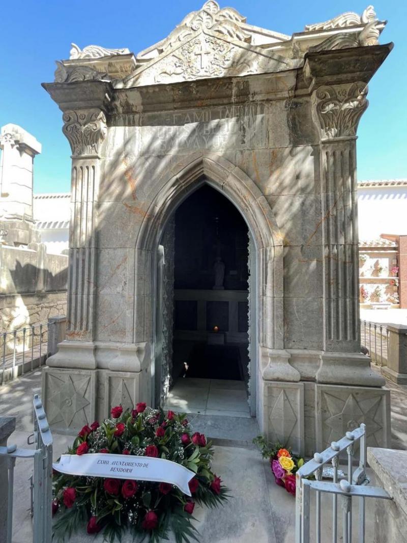 Familiares y amigos de Pere Mª Orts i Bosch recuerdan al erudito en el centenario de su nacimiento
