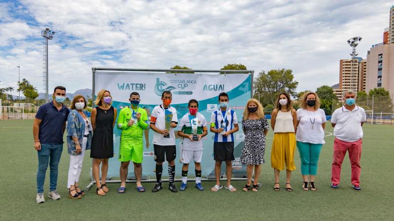 Los capitanes de los equipos y miembros del equipo de gobierno. Los capitanes de los equipos y miembros del equipo de gobierno.