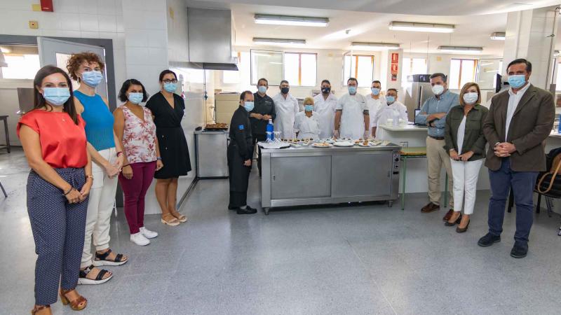 10 usuarios del CEEM-CRIS participan en un curso de formación culinaria en el CdT