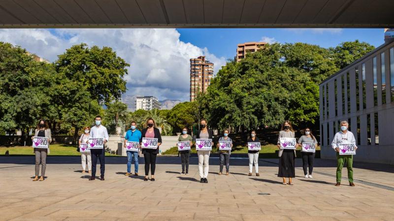 Minuto de silencio. Benidorm. Minuto de silencio. Benidorm.