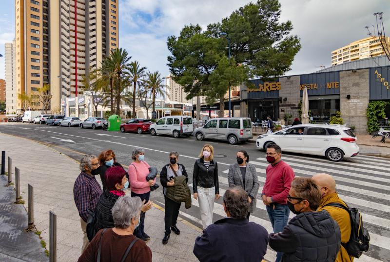 Els veïns de la Cala avaluen l'acció municipal en el barri...