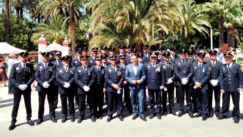 46 agentes y oficiales del Cuerpo de Policía Local de Benidorm, condecorados y distinguidos por la Agencia Valenciana de Seguridad